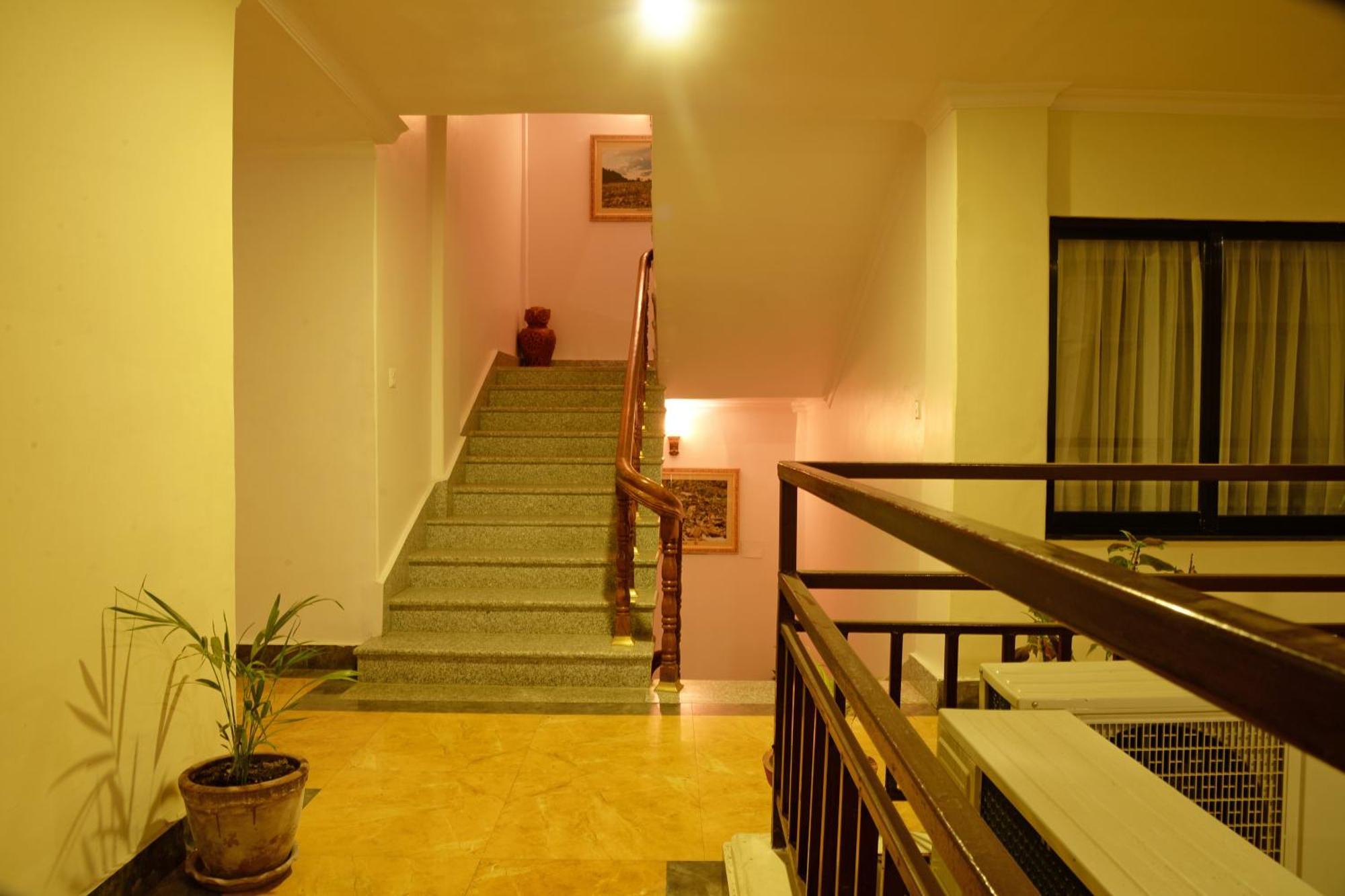 Hotel Raniban Arcade Pokhara Exterior photo